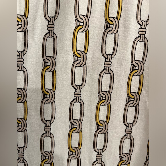 Classy Ann Taylor blouse with chain link pattern. Size medium. Like new - Picture 4 of 4